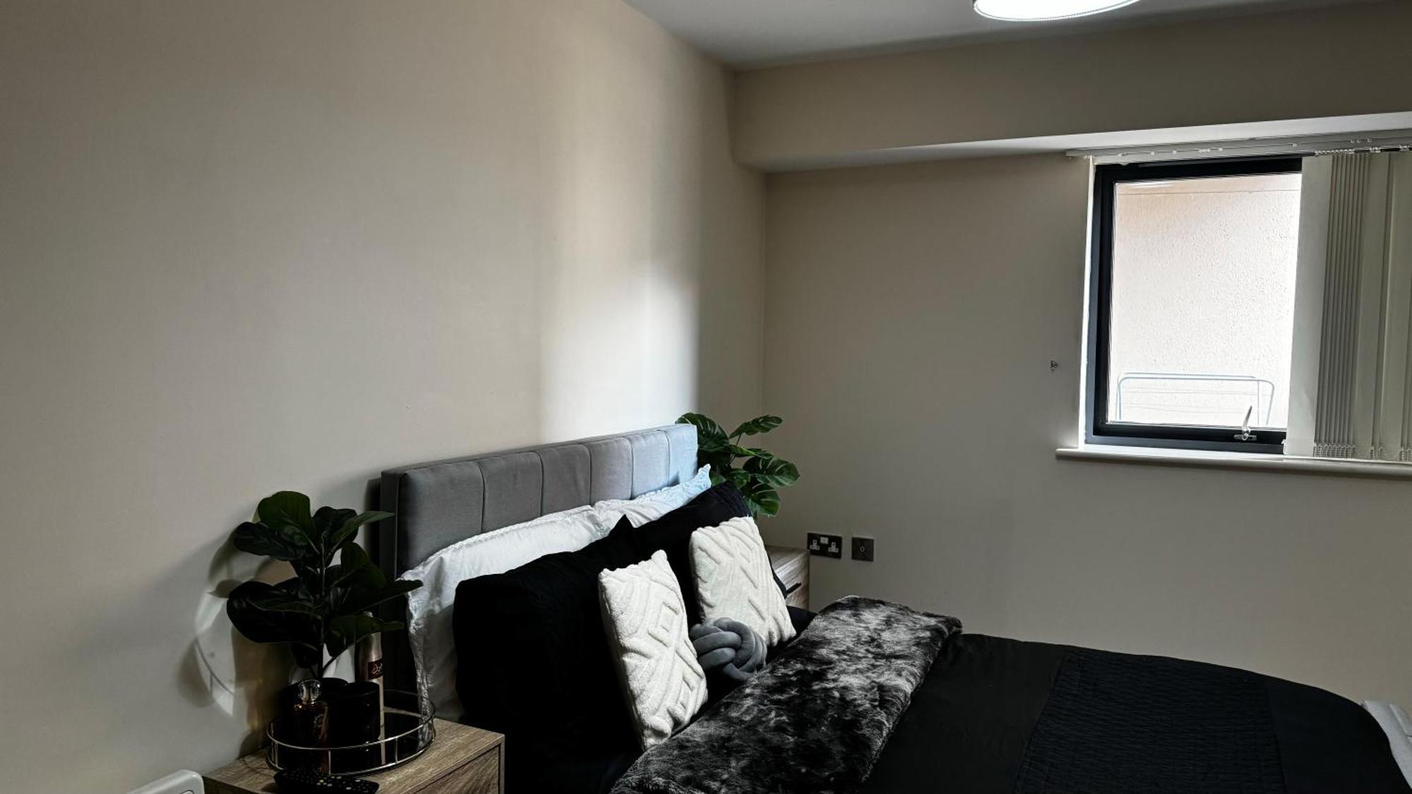 Modern Spacious Apartment In Digbeth With Balcony - Netflix, Youtube, Amazon Tv, Superfast Wifi - Just 10 Mins To Birmingham Centre, Bullring, Train, Coach Station And Birmingham Fc Exterior photo
